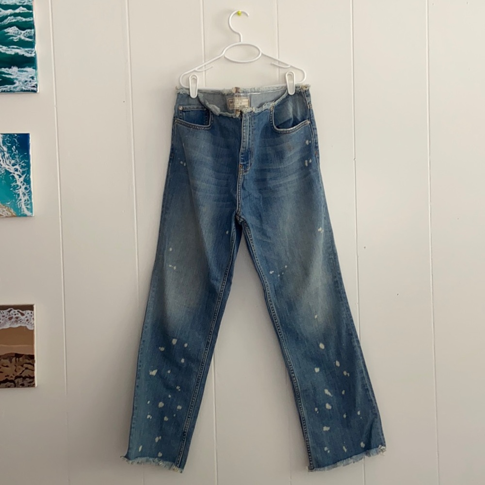 Unique Free People cutoff Jeans w paint splashes